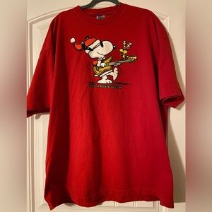 Men’s Peanuts Brand Snoopy “HAVE A ROCKIN HOLIDAY” Red Short Sleeve T-shirt 3XL
